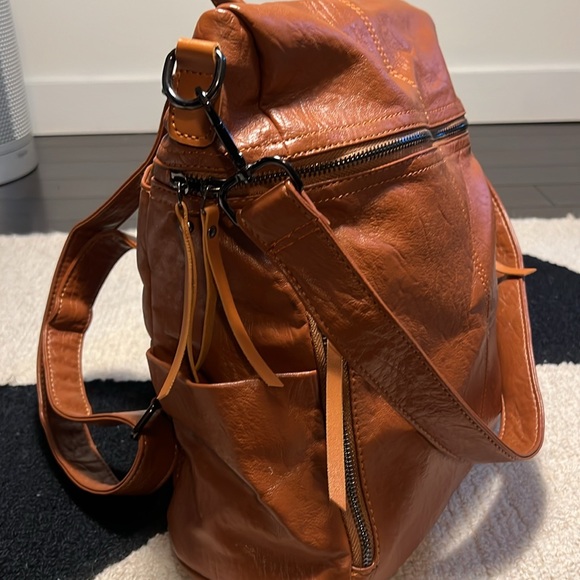 Mid Sized Back Pack - Picture 4 of 6